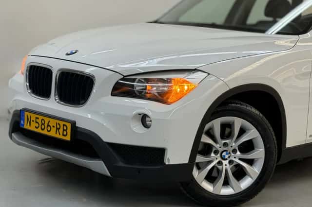 BMW X1 (2013) thumbnail 3