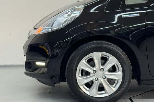 Honda Jazz (2015) thumbnail 2