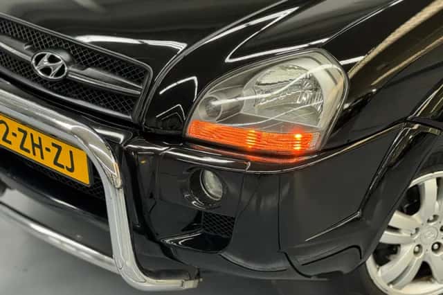 Hyundai Tucson (2008) thumbnail 2
