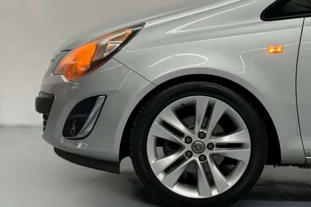 Opel Corsa (2013) thumbnail 4