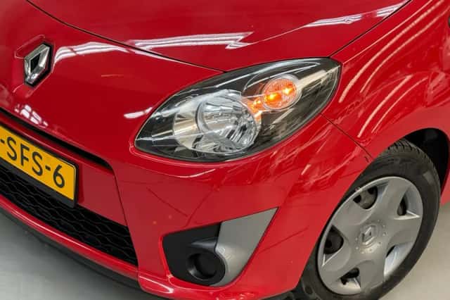 Renault Twingo (2011) thumbnail 2
