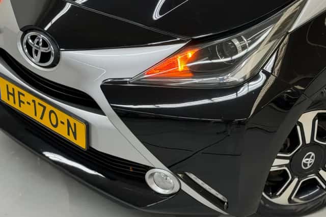 Toyota Aygo (2014) thumbnail 2