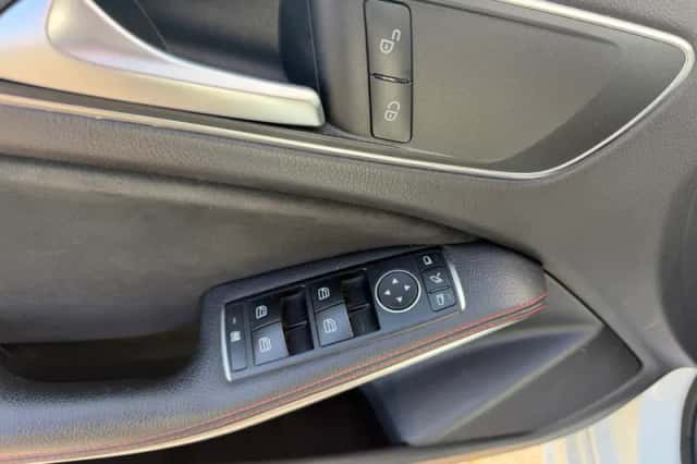 Mercedes-Benz A-Klasse (2016) thumbnail 4