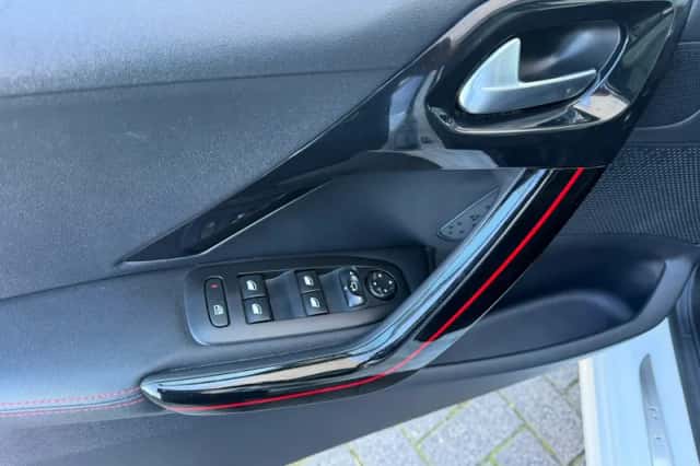 Peugeot 208 (2017) thumbnail 5