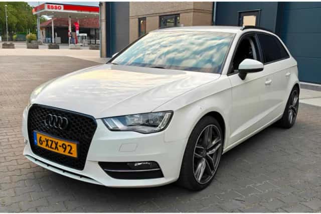 Audi A3 (2013) thumbnail 2