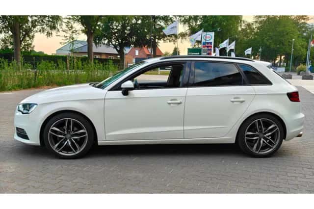 Audi A3 (2013) thumbnail 3
