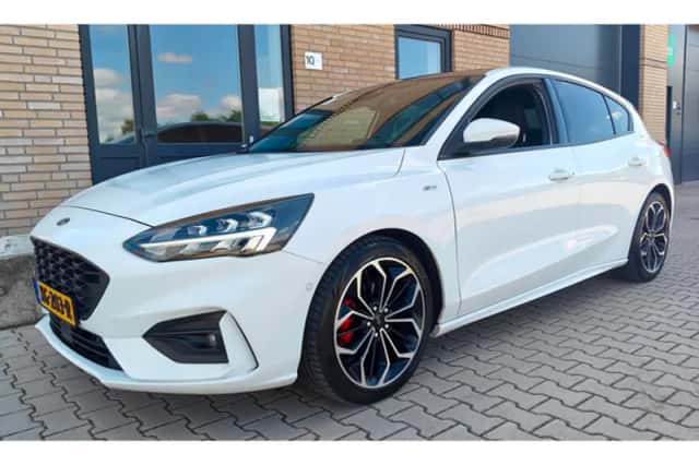 Ford Focus (2019) thumbnail 2