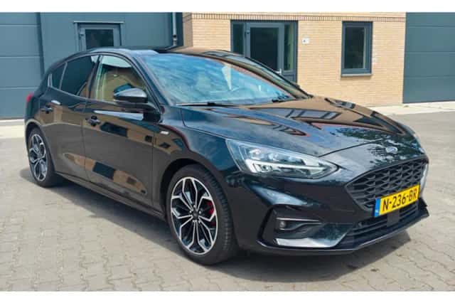 Ford Focus (2021) thumbnail 2