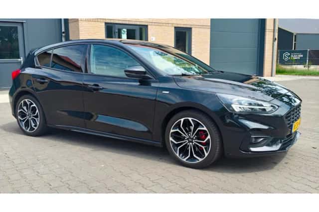 Ford Focus (2021) thumbnail 3