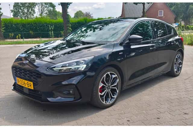Ford Focus (2021) thumbnail 4
