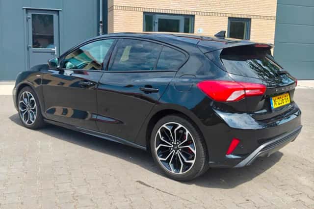 Ford Focus (2021) thumbnail 6