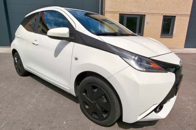 Toyota Aygo (2016) thumbnail 2
