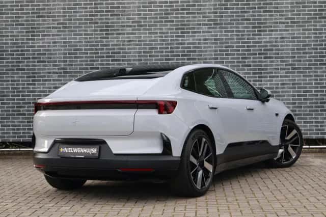Polestar 4 (2024) thumbnail 2
