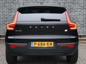 Volvo XC40 thumbnail 4