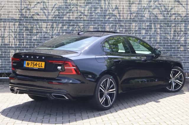 Volvo S60 (2021) thumbnail 2