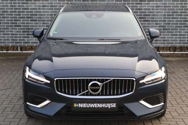 Volvo V60 (2021) thumbnail 3