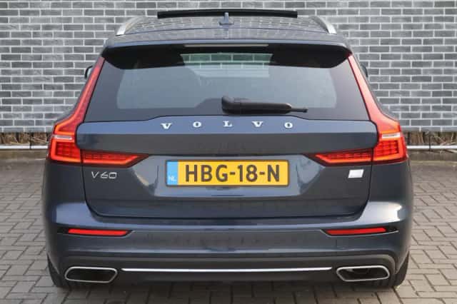 Volvo V60 (2021) thumbnail 5