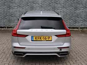 Volvo V60 (2022) thumbnail 4