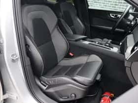 Volvo V60 (2022) thumbnail 5