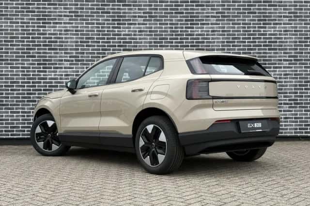 Volvo EX30 (2026) thumbnail 4