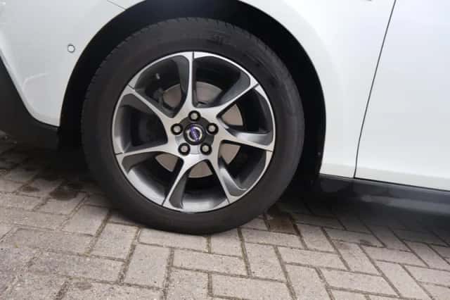 Volvo V40 (2015) thumbnail 6