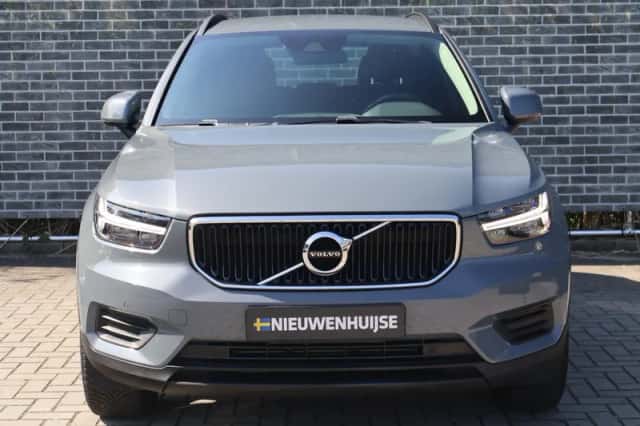 Volvo XC40 (2021) thumbnail 3