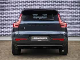 Volvo EX40 thumbnail 3