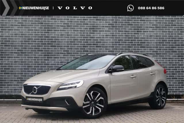 Volvo V40 (2019) thumbnail 1