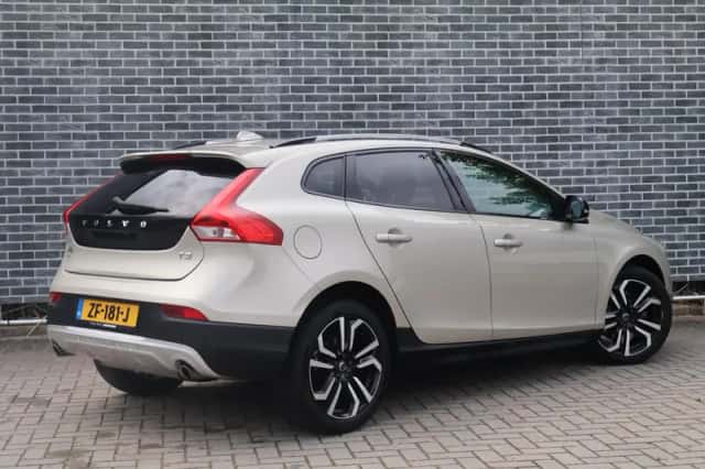 Volvo V40 (2019) thumbnail 4