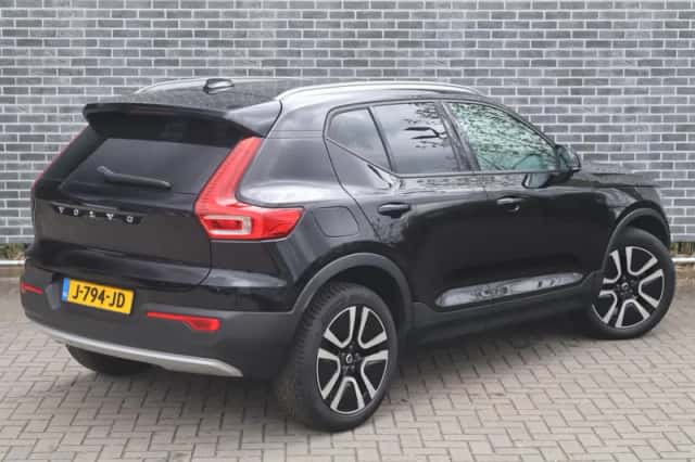 Volvo XC40 (2020) thumbnail 2