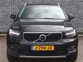 Volvo XC40 thumbnail 3