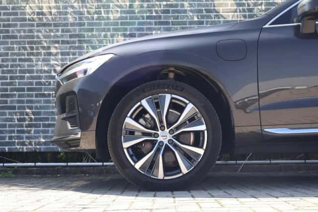 Volvo XC60 (2022) thumbnail 4