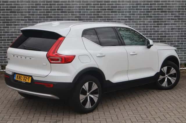 Volvo XC40 (2022) thumbnail 2