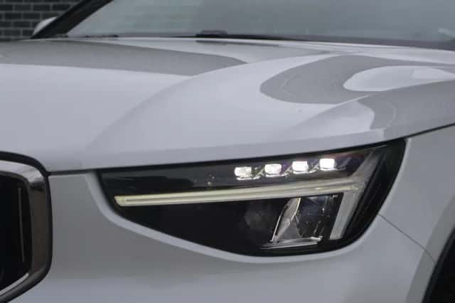 Volvo XC40 (2022) thumbnail 4
