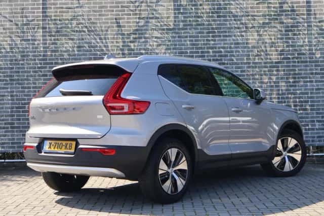 Volvo XC40 (2023) thumbnail 2