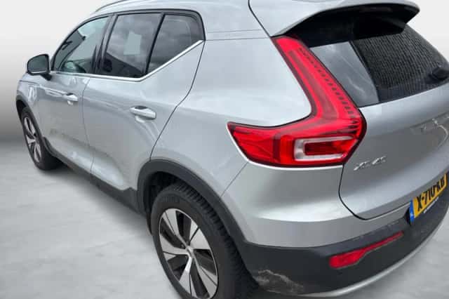 Volvo XC40 (2023) thumbnail 4