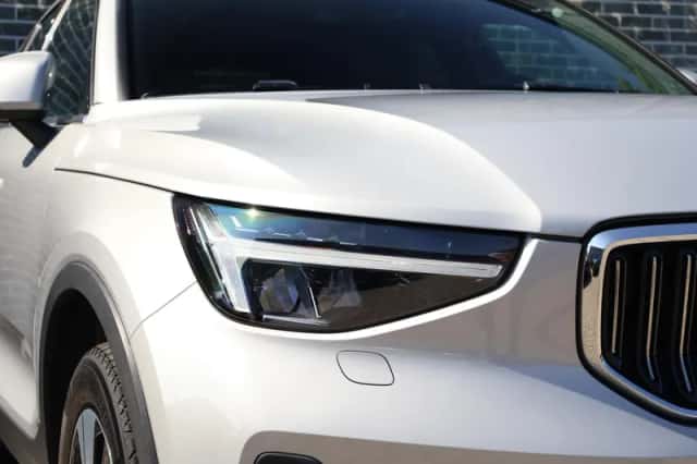 Volvo XC40 (2023) thumbnail 5