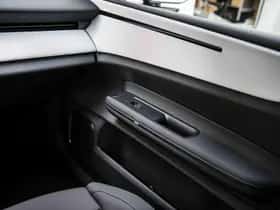 Polestar 4 thumbnail 31