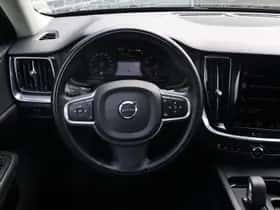 Volvo V60 (2022) thumbnail 5