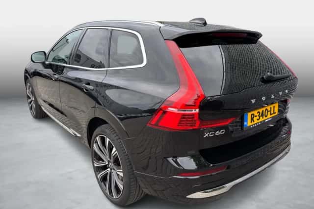 Volvo XC60 (2022) thumbnail 4