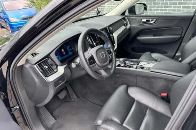 Volvo XC60 (2022) thumbnail 5