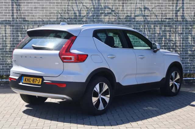 Volvo XC40 (2021) thumbnail 2