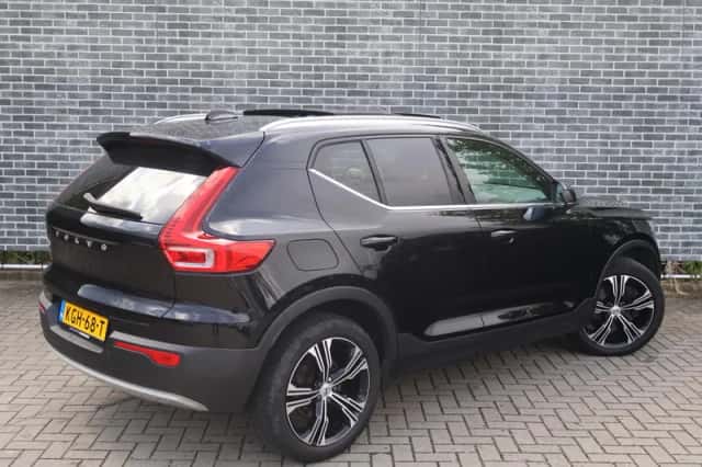 Volvo XC40 (2021) thumbnail 2