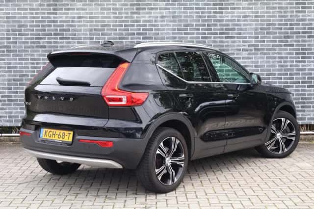 Volvo XC40 (2021) thumbnail 2