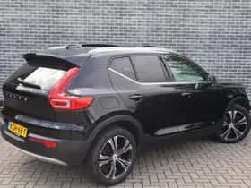 Volvo XC40 (2021) thumbnail 2