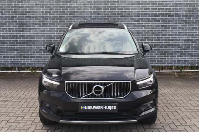 Volvo XC40 (2021) thumbnail 3