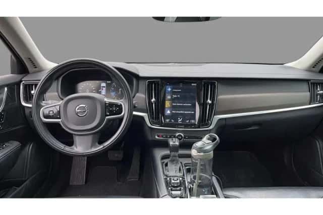 Volvo V90 (2019) thumbnail 2