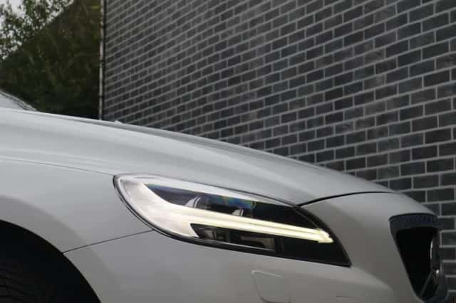 Volvo V40 (2016) thumbnail 6