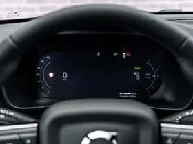 Volvo EX40 thumbnail 13