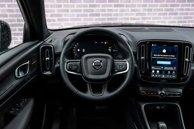 Volvo EX40 (2026) thumbnail 3